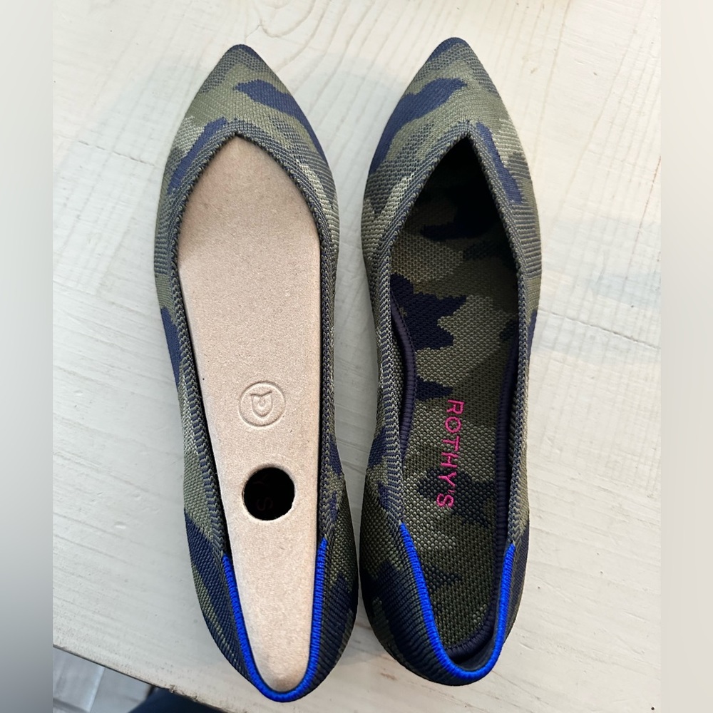 New without box Rothy’s the point size 10 spruce Camo